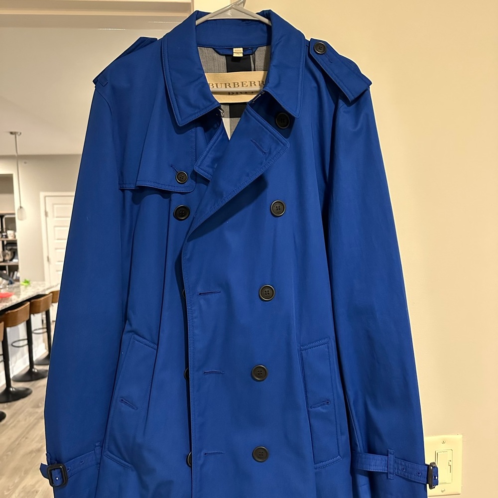 Burberry Brit blue men’s trench coat. NWT. Size XL.